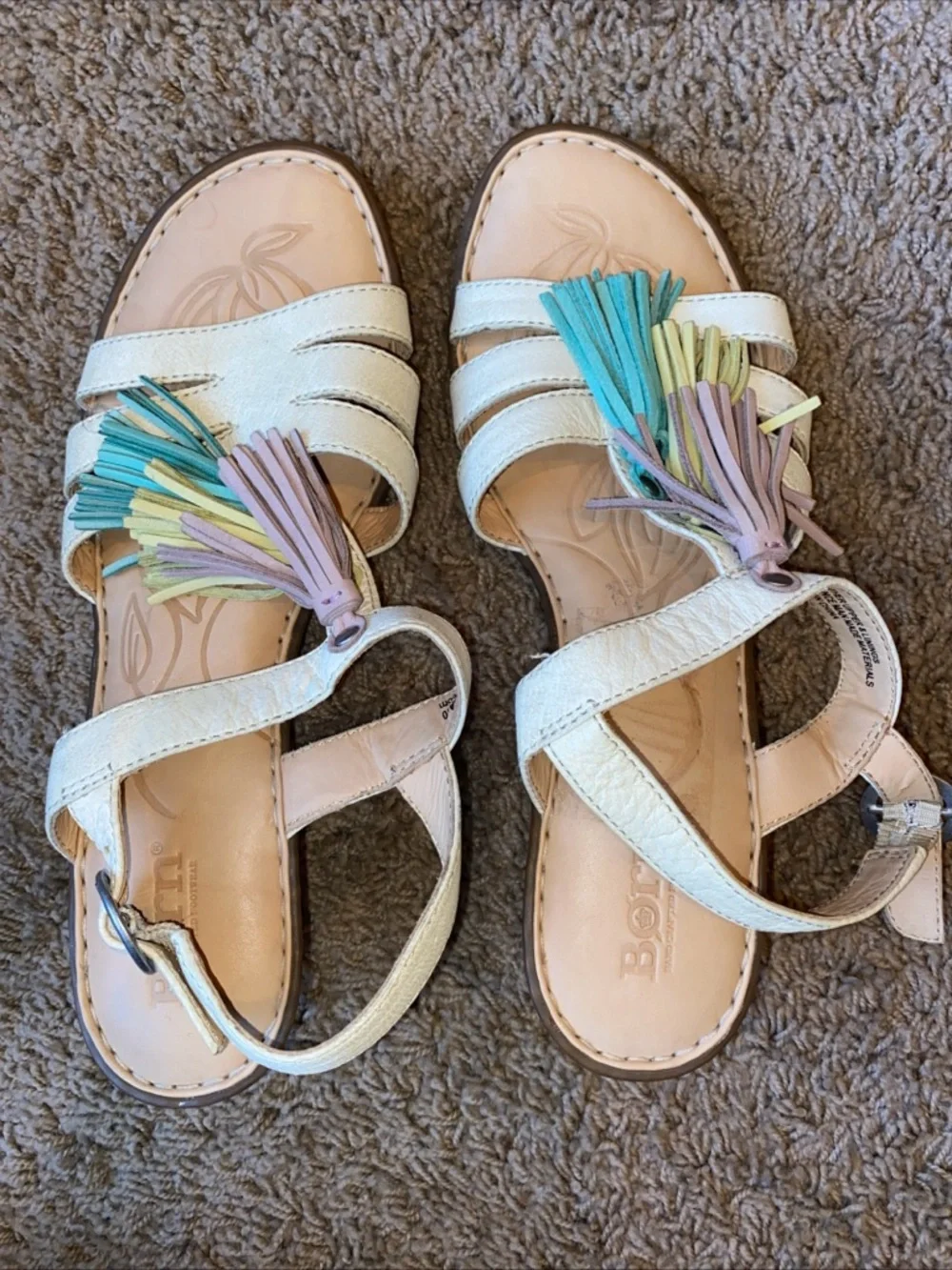 Born Leather Tassel Sandals Womens Sz 7 Cream Kitten Heel Boho Vacation Resort